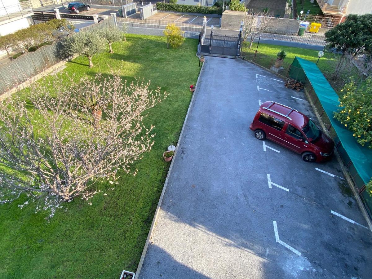 I Fiori Di Pietra Aparthotel Pietra Ligure Exterior foto