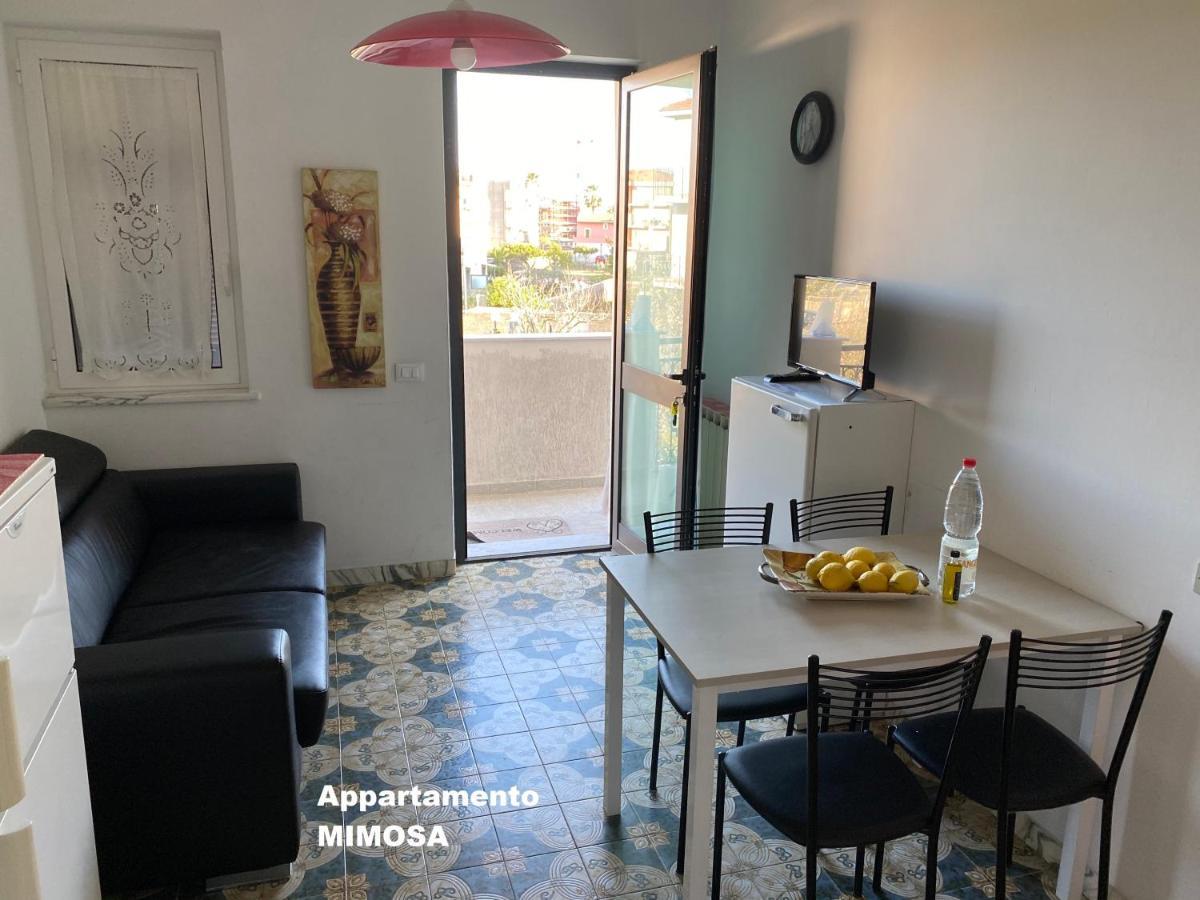 I Fiori Di Pietra Aparthotel Pietra Ligure Exterior foto