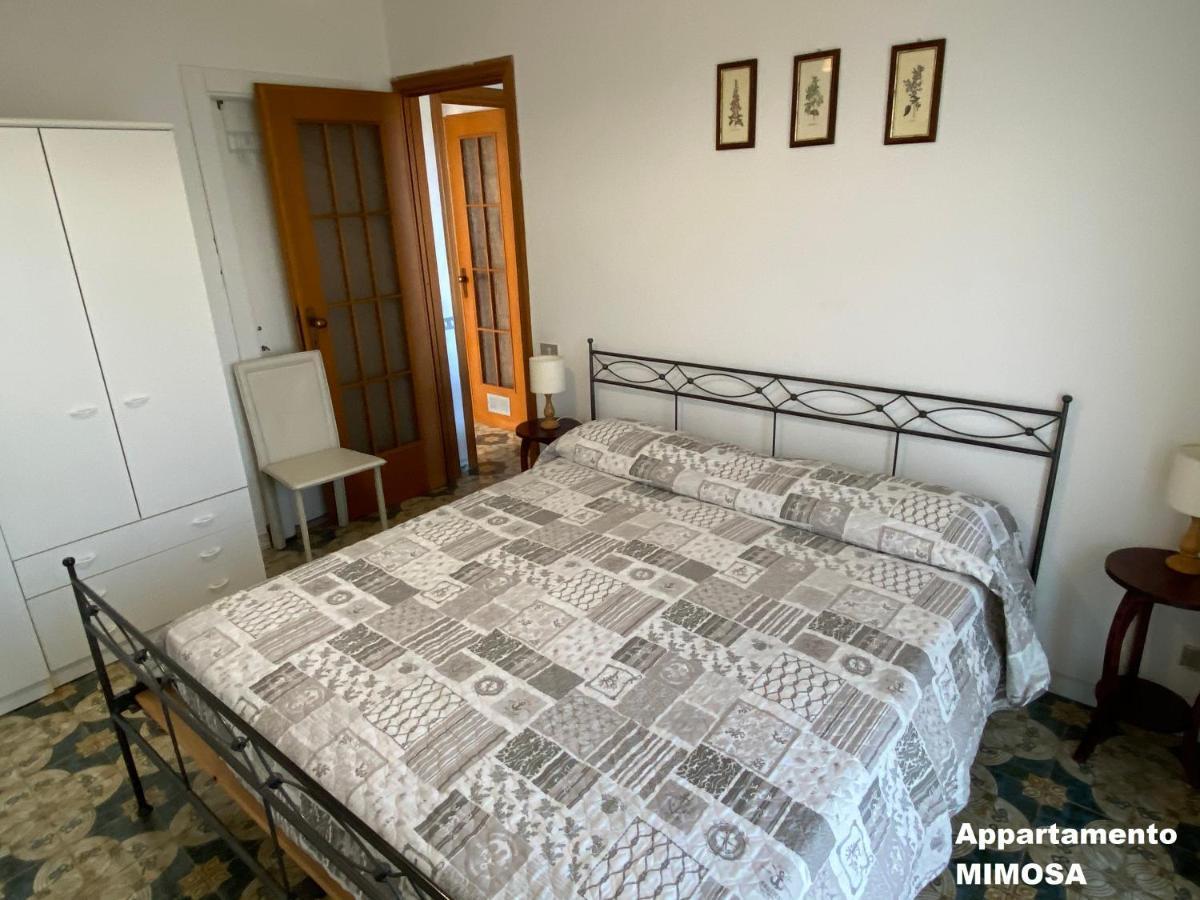I Fiori Di Pietra Aparthotel Pietra Ligure Exterior foto