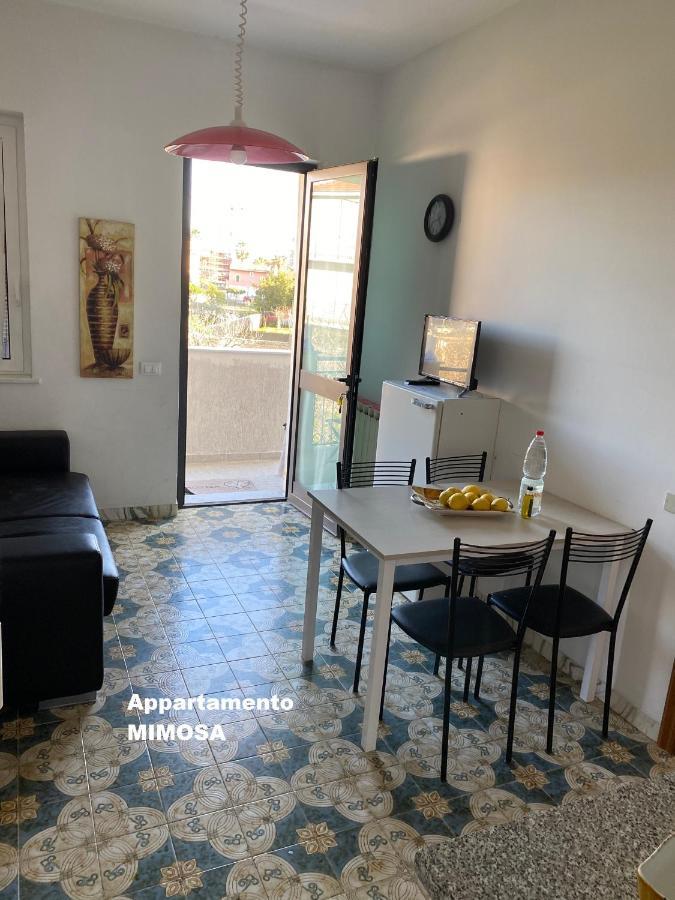 I Fiori Di Pietra Aparthotel Pietra Ligure Exterior foto